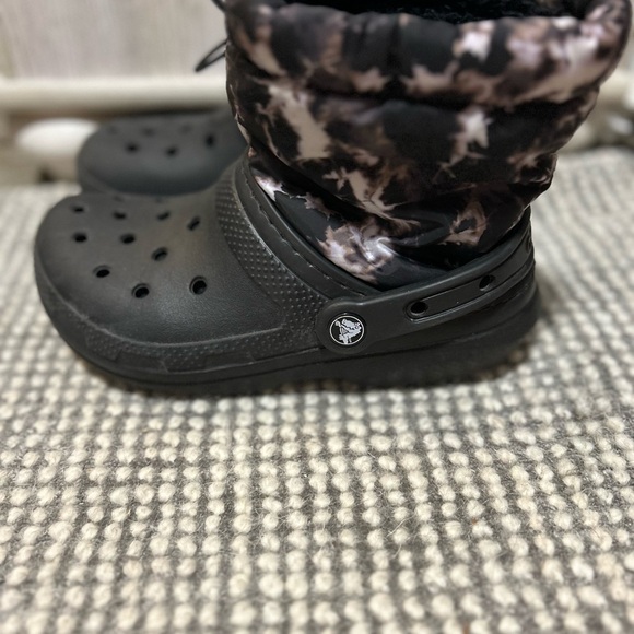 Crocs Classic Lined Neo Puff Boot Size 4 - Picture 3 of 7